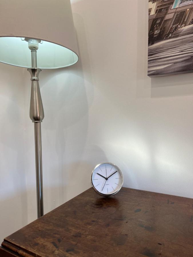 Modern Flat In Central Egham By Windsor Castle, Staines-Upon-Thames And Heathrow Airport Eksteriør billede