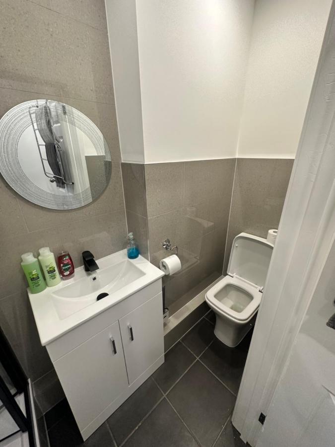 Modern Flat In Central Egham By Windsor Castle, Staines-Upon-Thames And Heathrow Airport Eksteriør billede