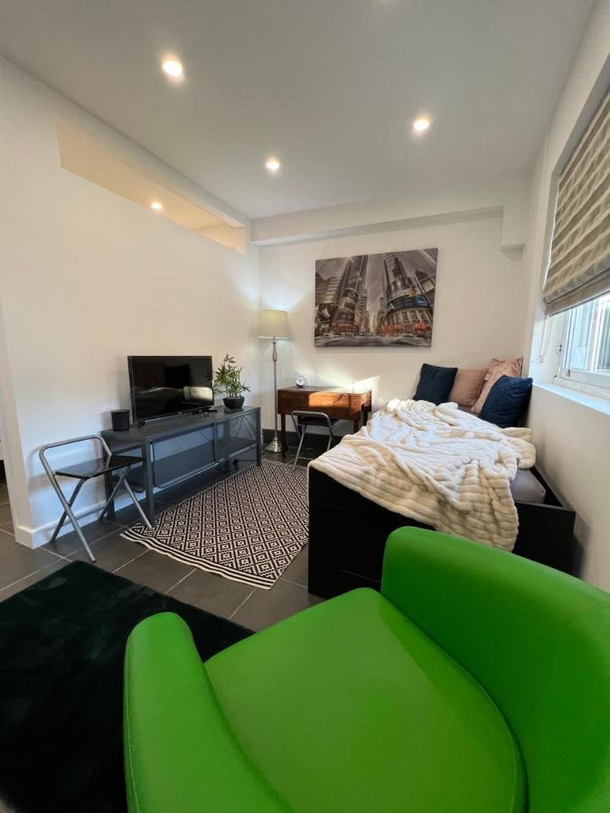Modern Flat In Central Egham By Windsor Castle, Staines-Upon-Thames And Heathrow Airport Eksteriør billede